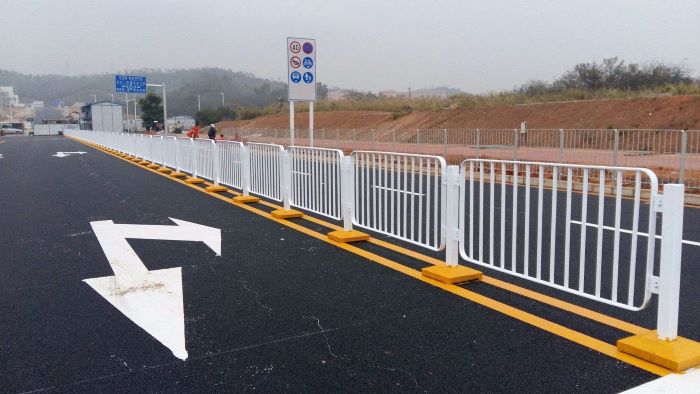 廣東護(hù)欄,東莞護(hù)欄,圍墻護(hù)欄,陽臺護(hù)欄,安全防護(hù)欄